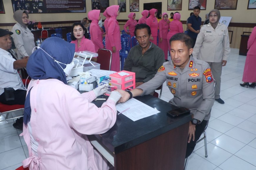 Polres Blitar Kota Gelar Kegiatan Kesehatan yang Bermanfaat bagi Warga
